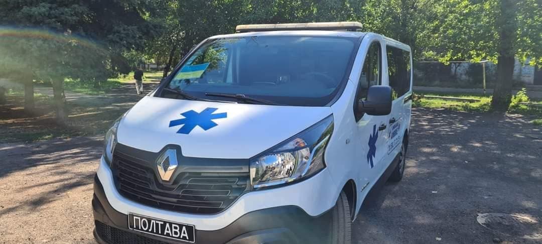 Полтавські волонтери передали на фронт черговий реанімобіль