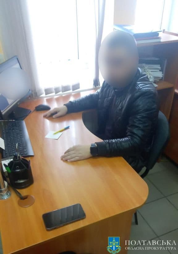 На Полтавщині затримали податківця, який допомагав ухилянтам