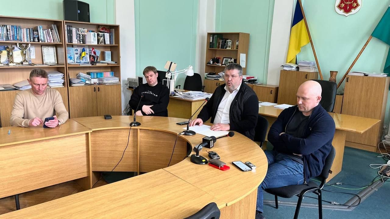 Попри бойкот головами фракцій секретар Полтавської міськради вже планує нову сесію