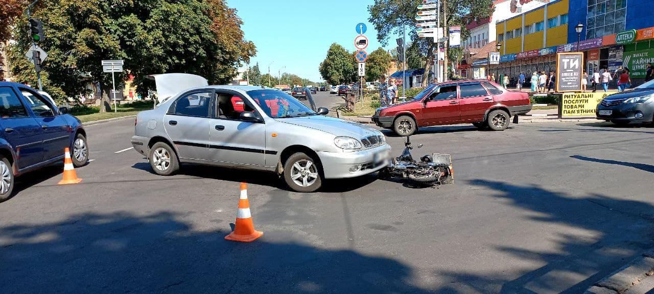 У Миргороді водій автомобіля Lanos збив 74-річного велосипедиста