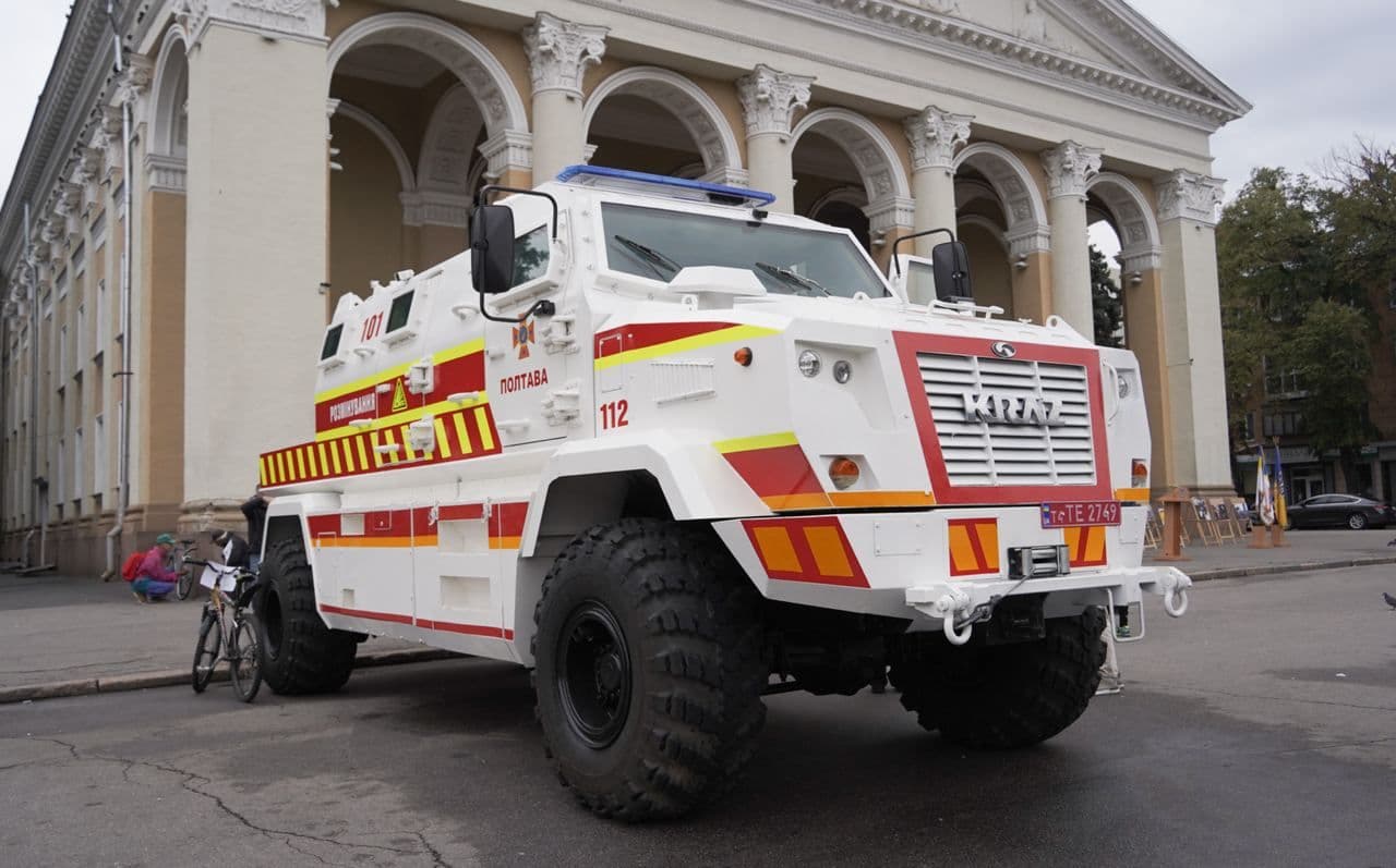 Піротехнікам Полтавщини передали броньовик