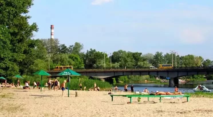 Випадкові зустрічі військових та облаштування пляжів у Полтаві — головне за 31 травня