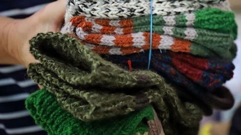 Полтавські волонтери збирають теплі шкарпетки для військових