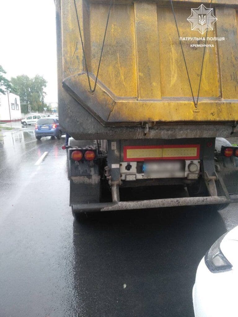 Порушив ПДР та пропонував хабаря патрульним: кременчуцького водія притягнули до відповідальності
