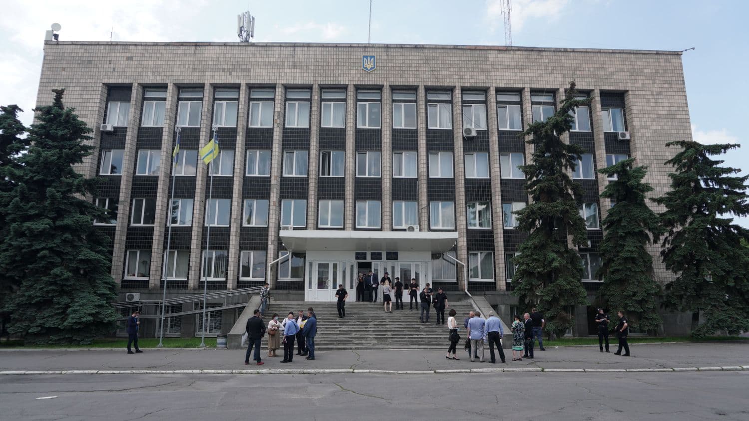 Сутички між депутатами та поліціянтами: на сесії Кременчуцької райради планують звільнити голову від «За Майбутнє»