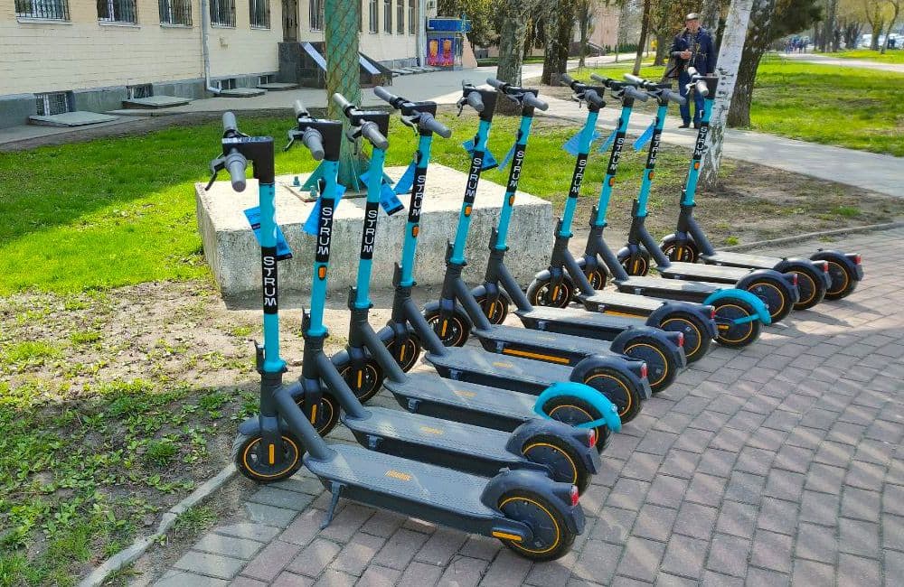 Відтепер у Полтаві на електросамокатах можна проїхати по кільцевому маршруту