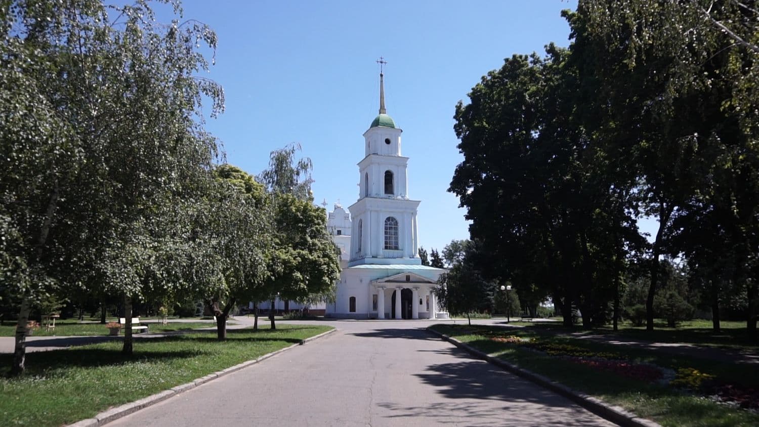 У дзвіниці Свято-Успенського собору проводять екскурсії: чим цікава історична будівля 18 століття (відео)