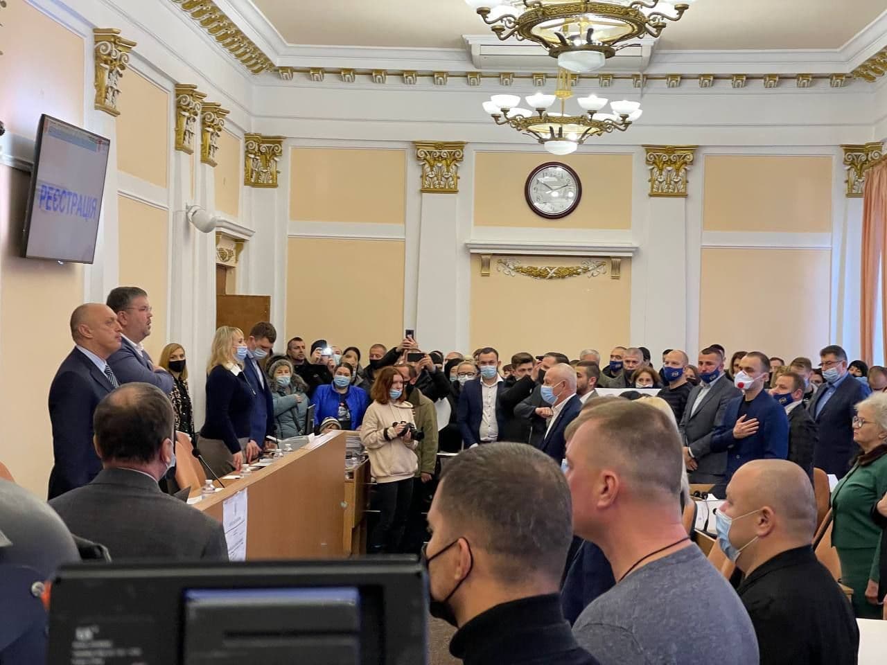 Охорона, депутати та громадськість: у Полтаві розпочалася сесія