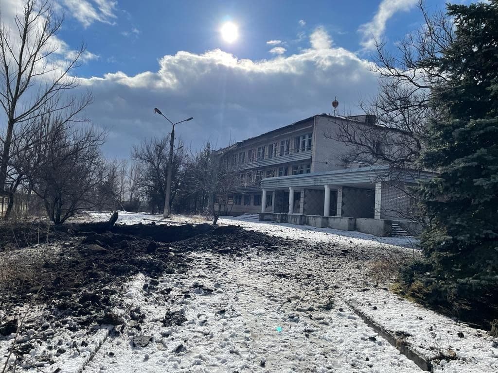 Окупанти обстріляли Краматорськ та Костянтинівку: поцілили у центр гумдопомоги
