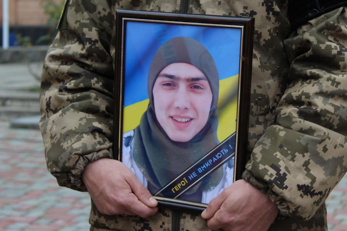 Дружина полеглого воїна з Полтавщини просить присвоїти йому звання Героя України