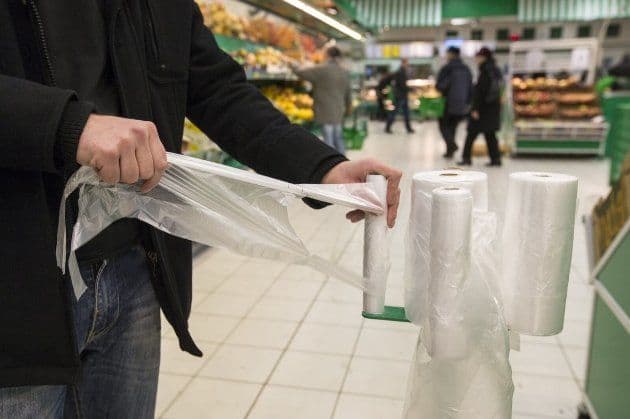 Уряд змусить платити за пакетики: 2,50 за «маєчку»