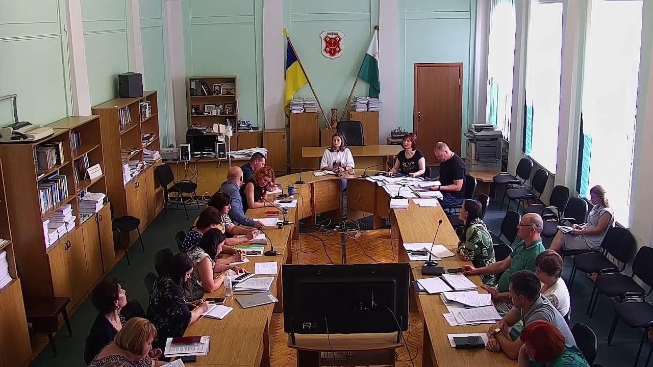 Завищення цін на їжу для школярів — директорку КП «Добробут» хочуть відсторонити