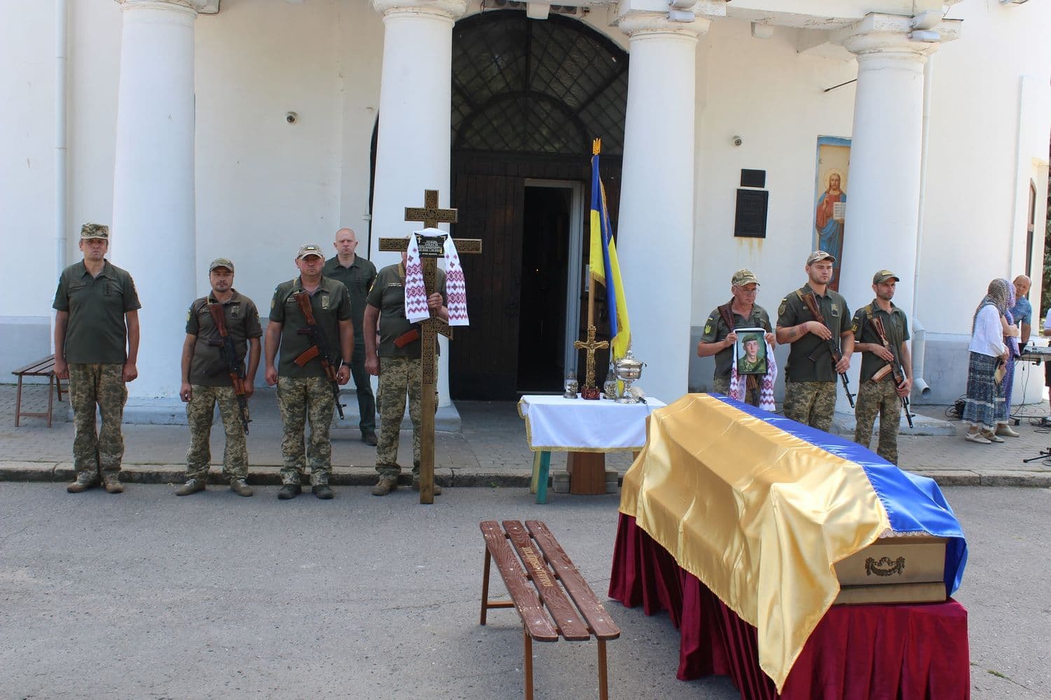 У Полтаві попрощалися з 20-річним воїном Олексієм Лебідем