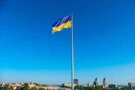 Найвищі флагштоки почали падати: у Херсоні один не витримав (фото)