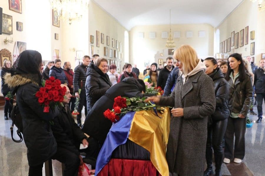У Полтаві провели в останню путь кулеметника Олександра Конопльова