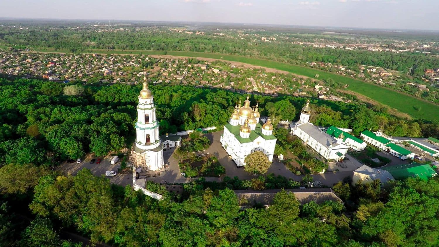 Жителі Червоного Шляху просять не перейменовувати селище