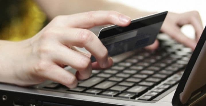 На Полтавщині шахрай через інтернет ошукав дівчину на 13 тисяч