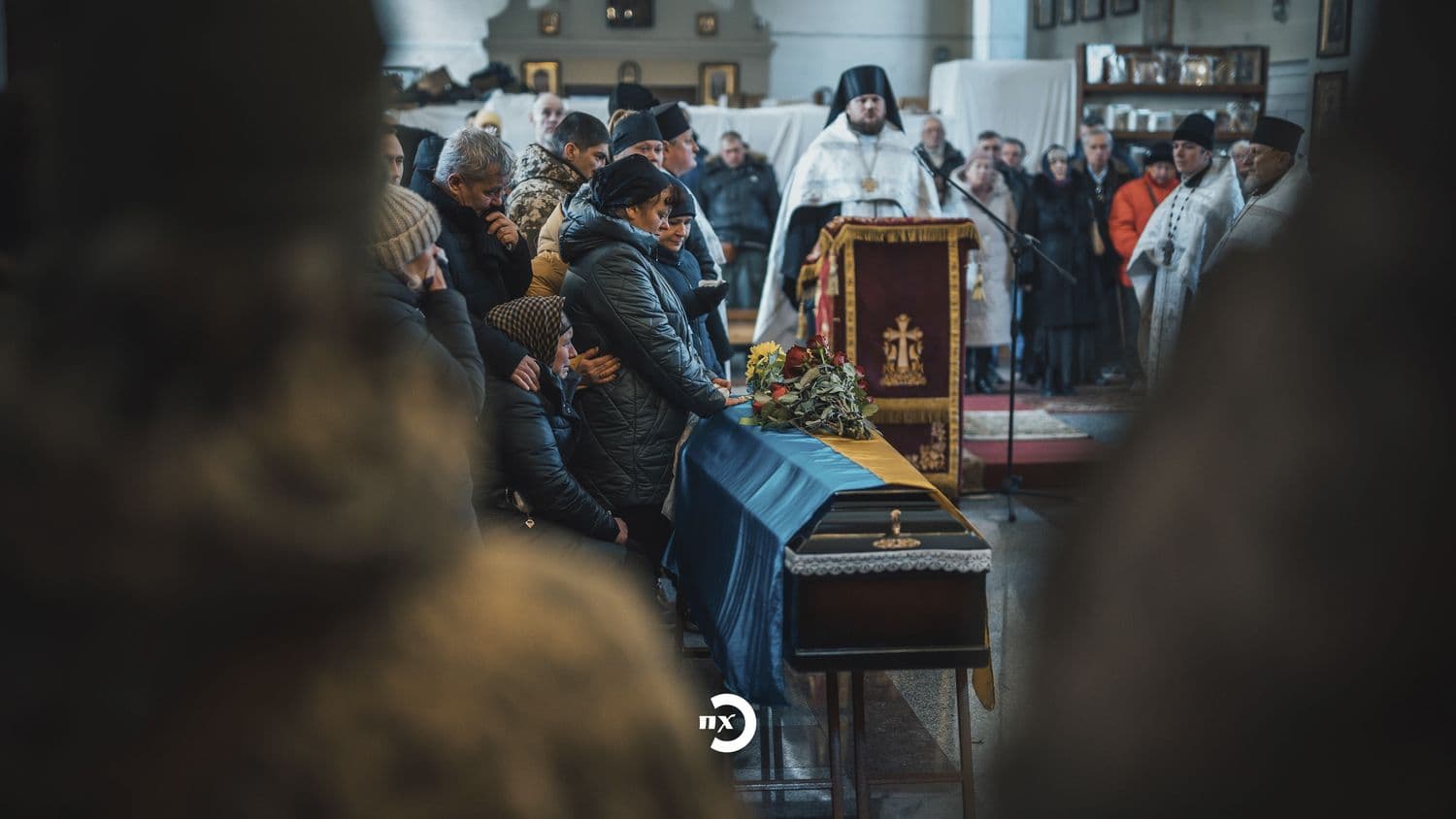 «Написав сестрі — чекайте нас із перемогою»: у Полтаві попрощалися з Артемом Тихоненком