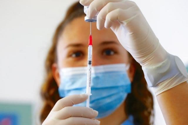 Майже 10 тисяч мешканців Полтавщини вже вакцинувалися