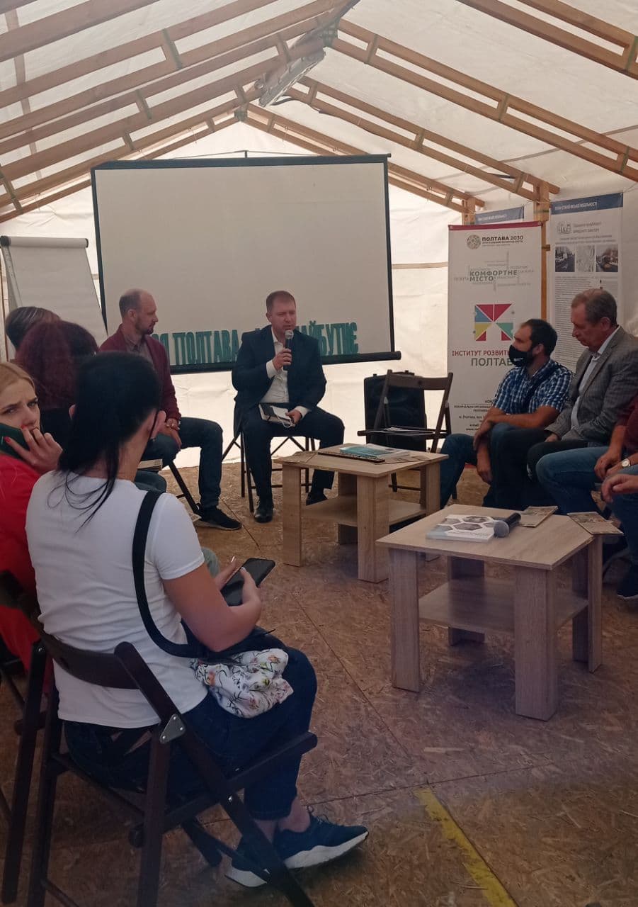 Велодоріжки, поліцейські та робота: як у Полтаві проходить Майстерня міста
