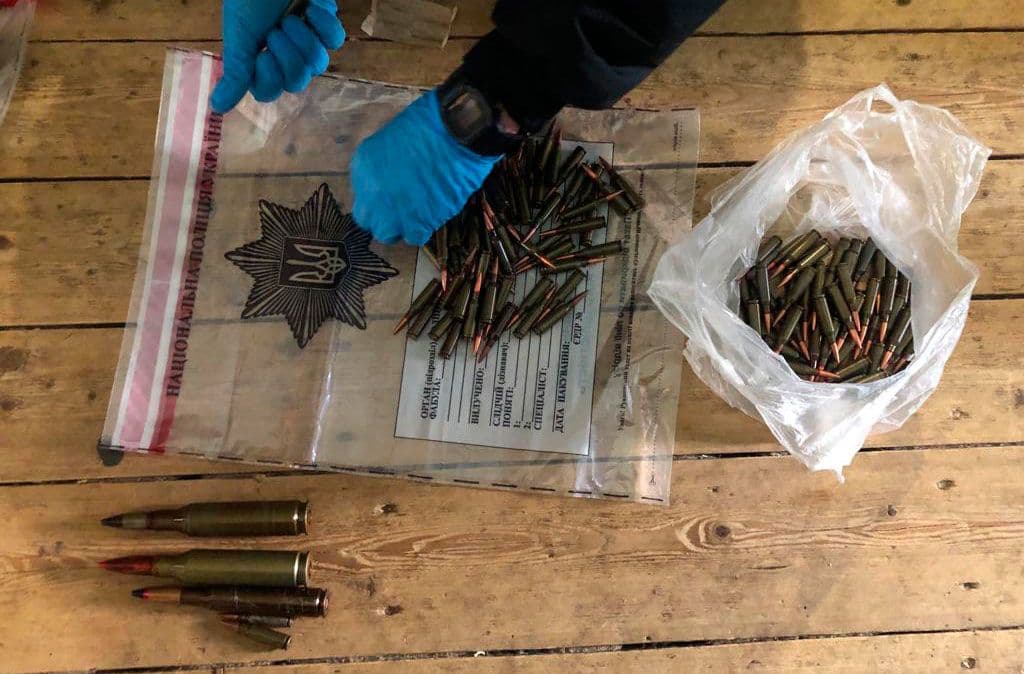 На Лубенщині викрили злочинну групу, учасники якої торгували зброєю