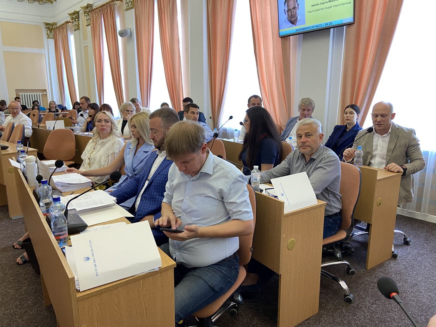 Какаяразніца: Бублика, який перейшов зі Свободи до ЄС посадили з «замайбутніми»