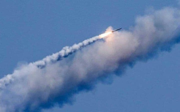Росіяни влучили в приватний будинок у Полтавському районі (оновлено)