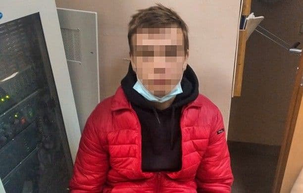 У Полтаві юнак намагався вкрасти вісім банок дитячого харчування