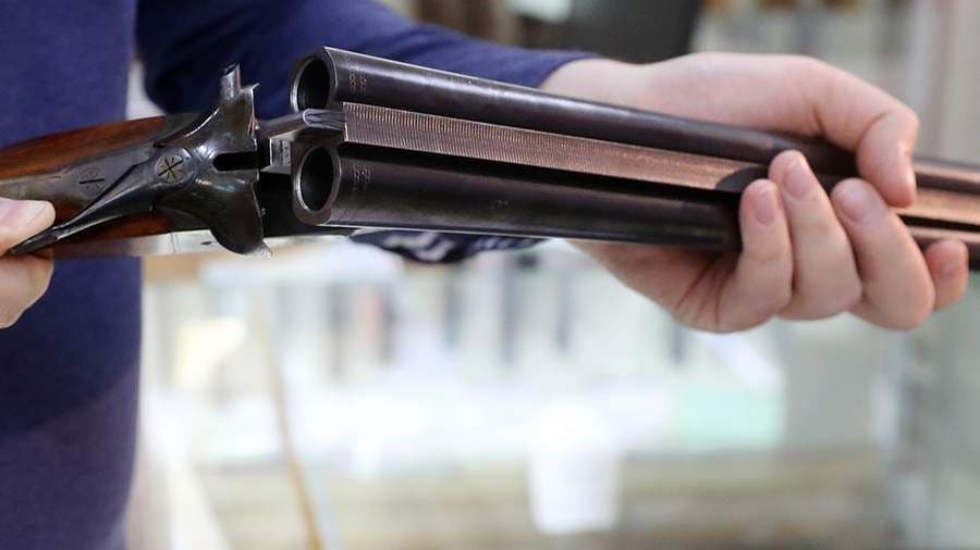 У будинку на Полтавщині знайшли двох застрелених чоловіків і рушниці