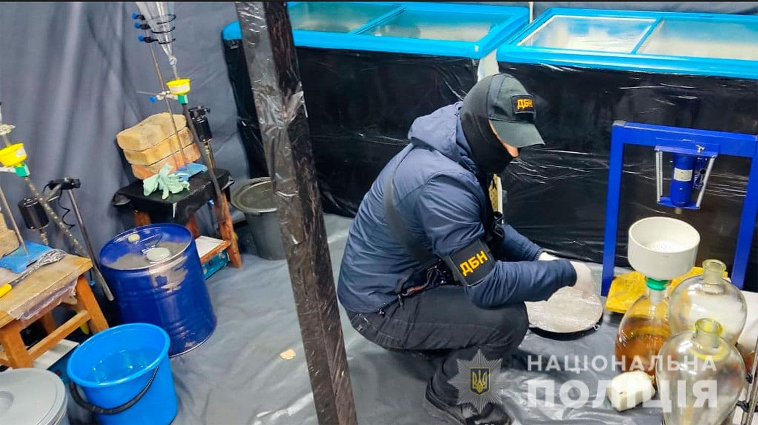 26-річного чоловіка з Полтавщини судитимуть за виготовлення особливо небезпечних наркотиків