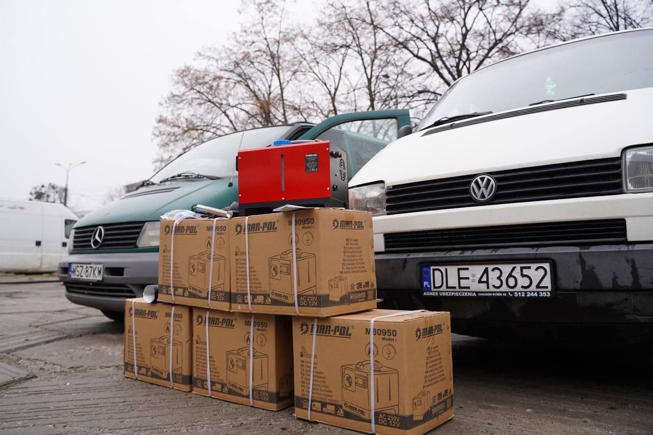 Полтавщина передала військовим автівки та теплові гармати