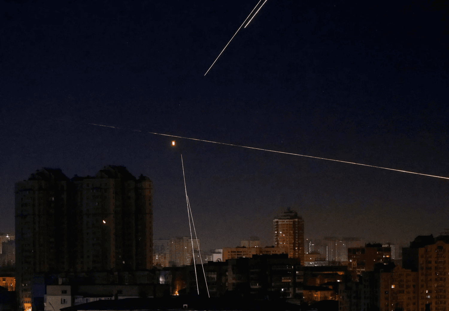 Україна під масованим обстрілом — на Полтавщині підвищена ракетна небезпека (оновлюється)