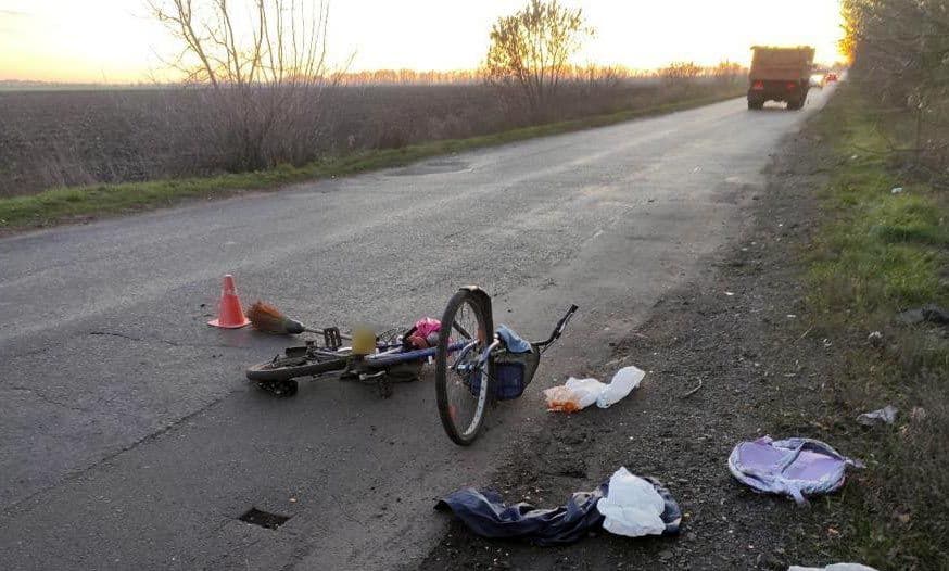 На Миргородщині велосипедистку збила вантажівка