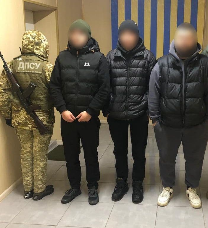 Затримали трьох чоловіків з Полтавщини, які тікали за кордон горами