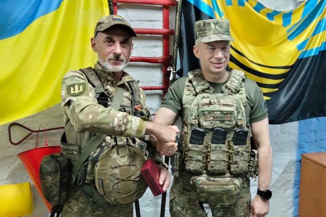 Воїн з Полтавщини отримав нагороду від Сирського