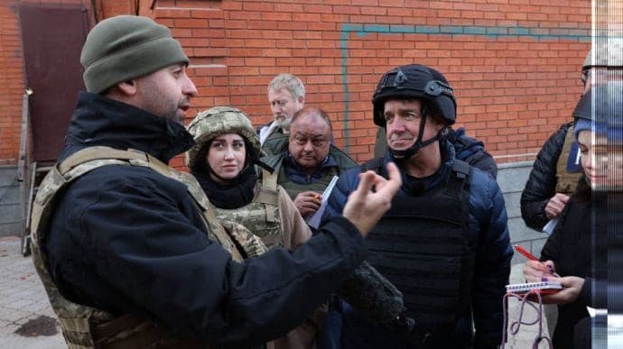 На Донбасі журналісти потрапили під обстріл окупантів