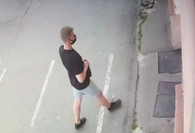 У Полтаві розшукують чоловіка, який намагався пограбувати обмінник