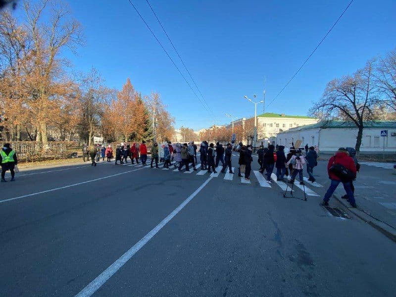 Протестувальники перекрили рух у центрі Полтави. ОНОВЛЮЄТЬСЯ
