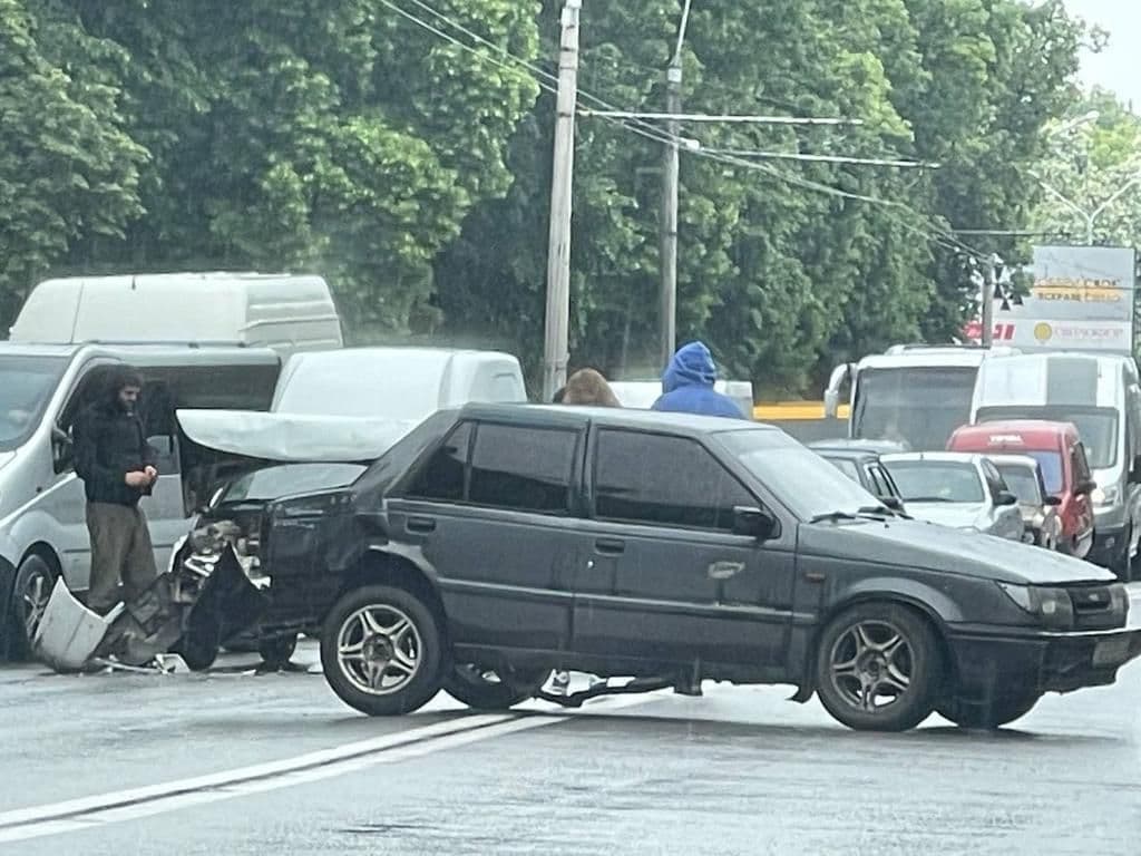 Трапилася аварія на Європейській