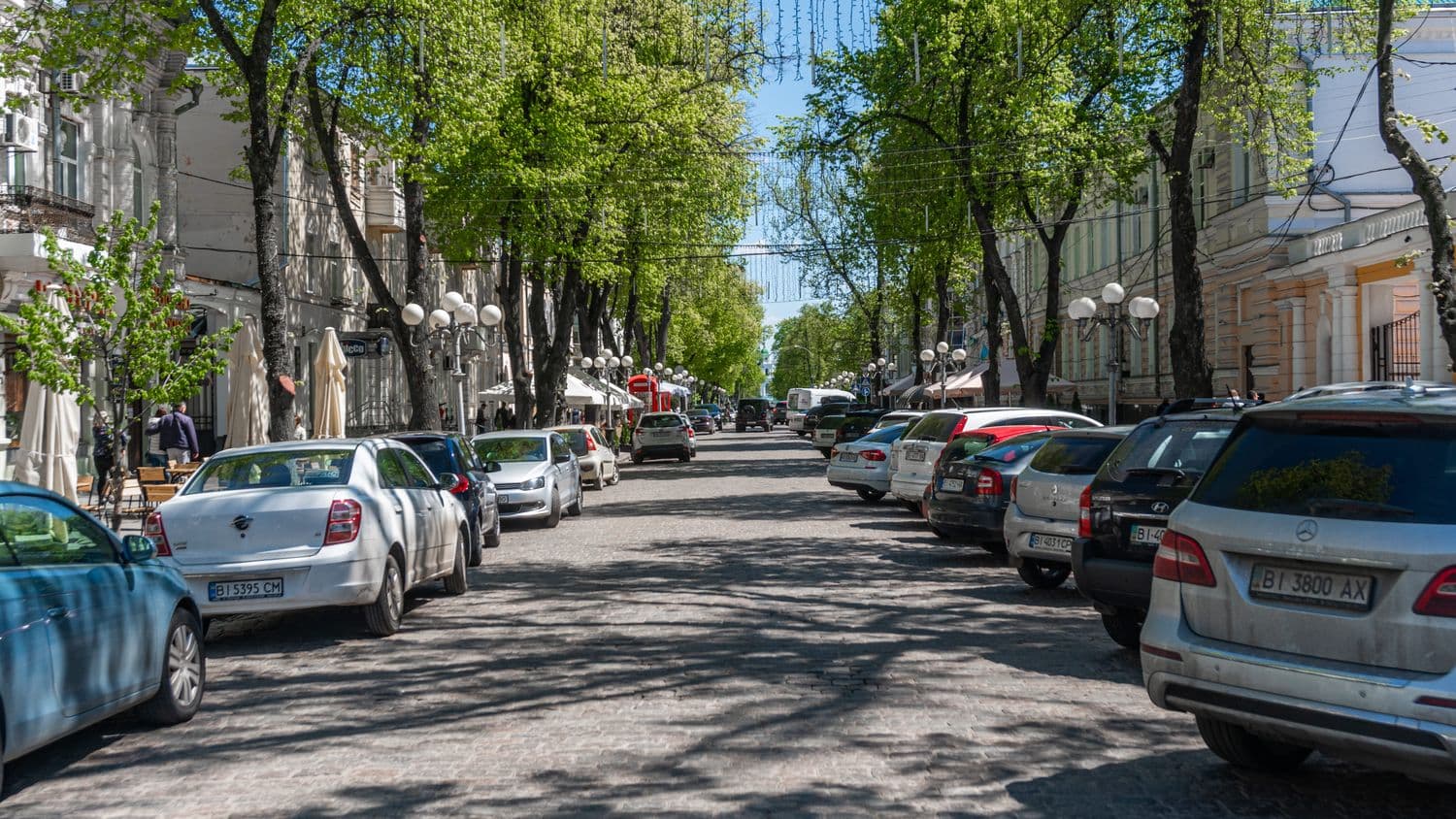 У Полтаві на пішохідній частині вулиці Соборності встановлять автоматичні стовпчики та сфери