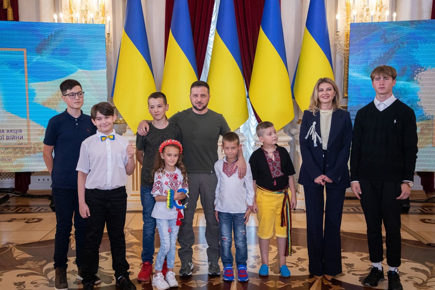 «Маленькі великі люди»: Зеленський нагородив українських дітей за сміливість