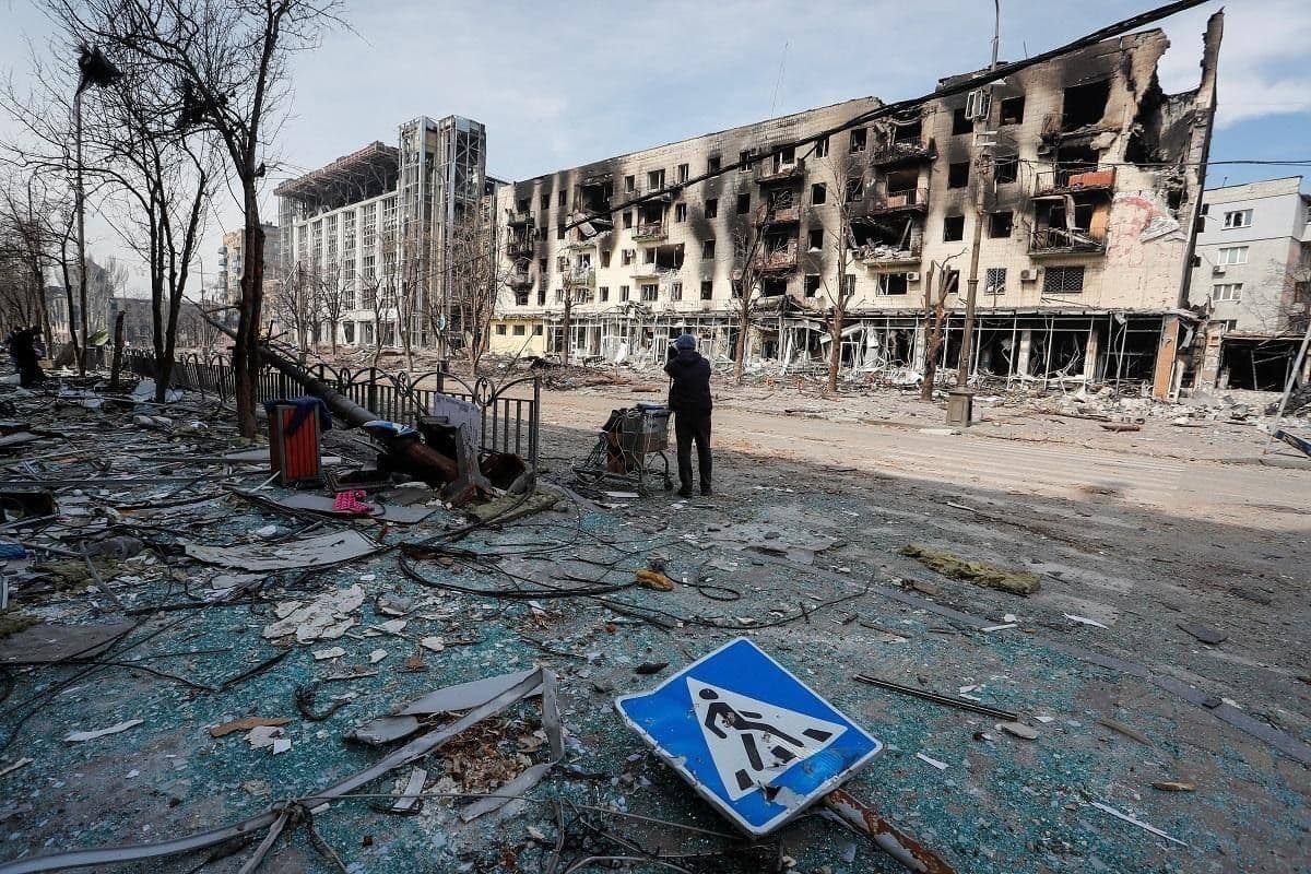 У Маріуполі під завалами знайшли тіла 70 загиблих людей
