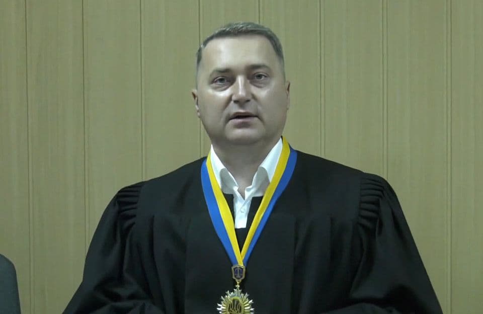 Десять тисяч доларів і недекларування: судитимуть голову Полтавського райсуду