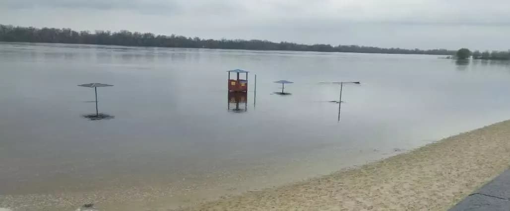 Паводки на Полтавщині та нічна служба в церквах на Великдень — головне за 15 квітня