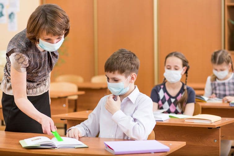 Стало відомо, коли закінчиться «дистанційка» для учнів Полтавської громади