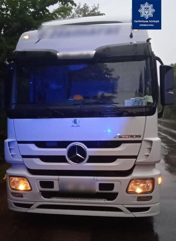 У Кременчуці водій вантажівки пропонував патрульним 200 гривень хабаря