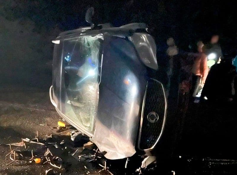 Під Полтавою автівка влетіла в бетонний блок — п'ятирічна дитина в лікарні