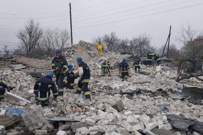 Навколо у будинках вибило шибки — окупанти вдарили по житловому кварталу Харкова
