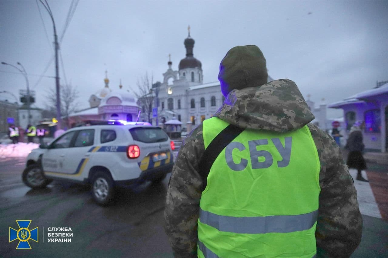 СБУ проводить обшуки у Києво-Печерській лаврі