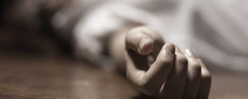 У Кременчуцькому районі біля дороги знайшли тіло чоловіка